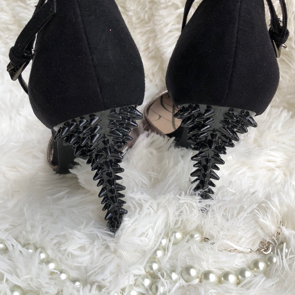 NWOT & Just Arrived! Ladies 6.5 High Heels 2 3/8”